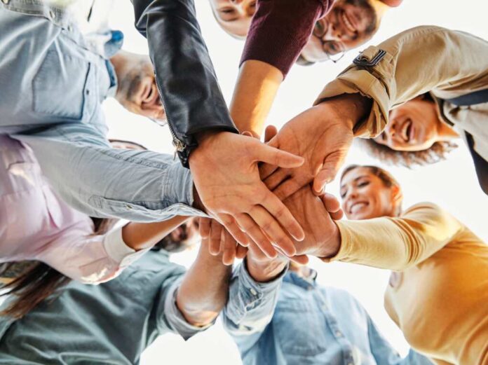 Group,Of,Young,Happy,People,Or,Students,Or,Businesspeople,Having