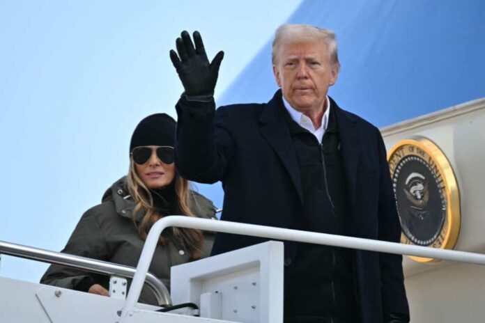Us,President,Donald,Trump,And,First,Lady,Melania,Trump,Board