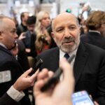 White House Stands by Embattled Lutnick