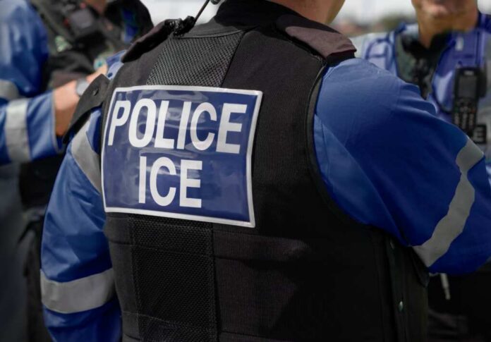 Ice,Police,Agent,-,Officer,Of,Immigration,And,Customs,Enforcement.
