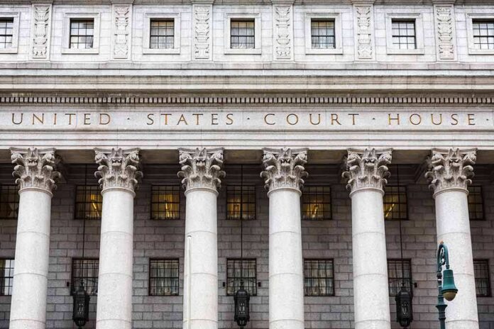 shutterstock_425197420 United States courthouse facade with Corinthian columns